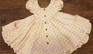 Size 6 Sweet Honey dress